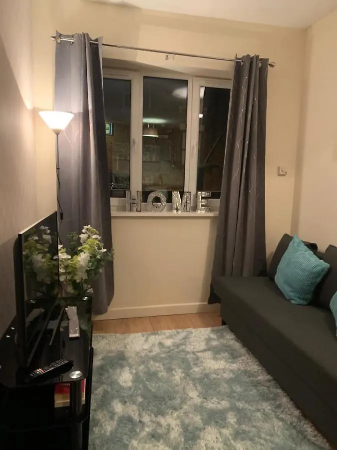 Absolute Stays In Sherwood- Nottingham Castle- Capital Fm Arena Nottingham- Contractors-Free Wifi- Free Parking- Long And Short Stays- Families-East Midlands Airport-Trent Bridge-Actors-Aria Court- Mansfield Appartement